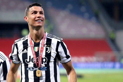 Cristiano Ronaldo winning medal at Juventus