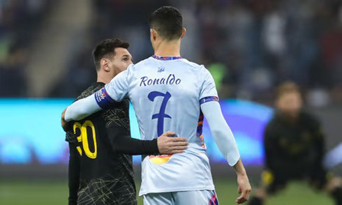 Cristiano Ronaldo and Messi almost hugging each other