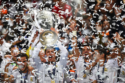 Cristiano Ronaldo lifts Champions League trophy