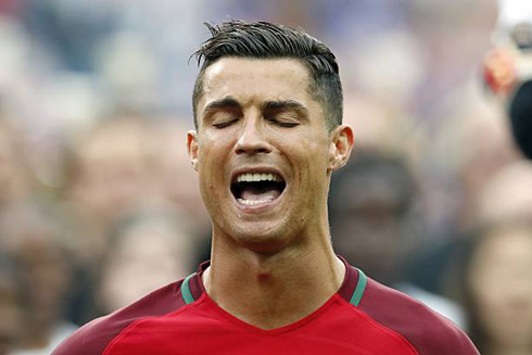 Cristiano Ronaldo singing Portugal anthem