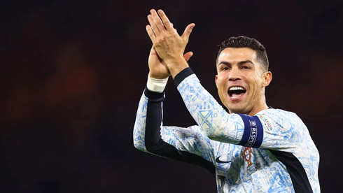 Cristiano Ronaldo thanking the supporters