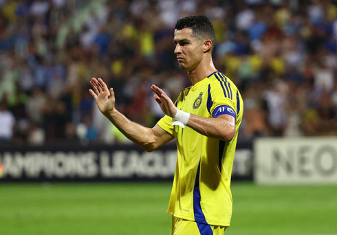 Cristiano Ronaldo calm gesture