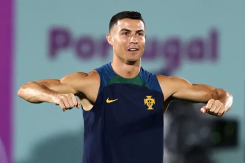 Cristiano Ronaldo shoulder exercises in Portugal