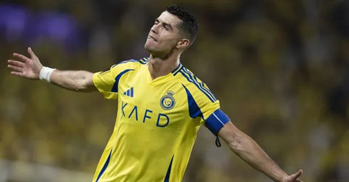 Cristiano Ronaldo Al Nassr yellow home shirt