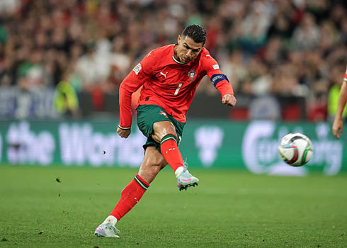 Cristiano Ronaldo right foot strike for Portugal