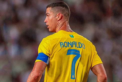 Cristiano Ronaldo number 7 Al Nassr jersey