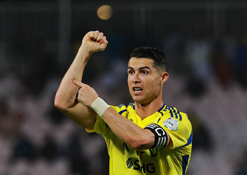 Cristiano Ronaldo Al Nassr yellow shirt