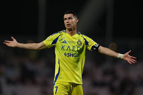 Cristiano Ronaldo arms wide open at Al Nassr