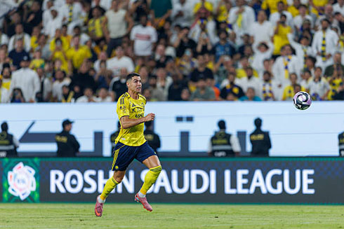 Cristiano Ronaldo running in Al Nassr game