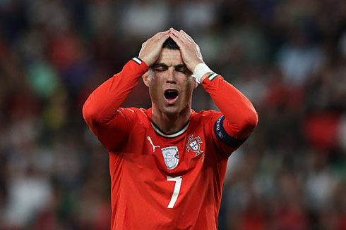 Cristiano Ronaldo disbelief after failing a penalty kick