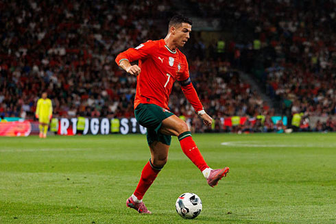 Cristiano Ronaldo stepovers in Portugal in 2025