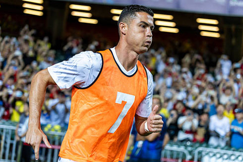Cristiano Ronaldo sprinting in warmup session for Al Nassr