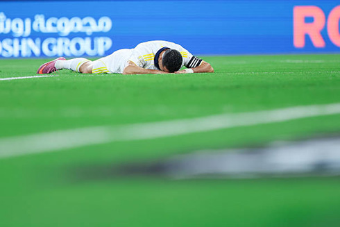 Cristiano Ronaldo lied down on the pitch