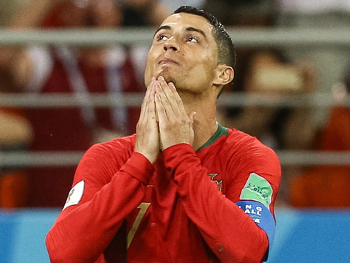 Cristiano Ronaldo praying in Portugal match