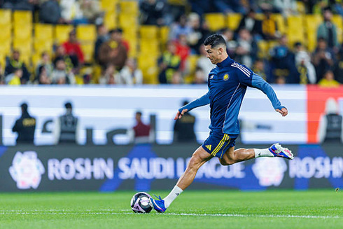 Cristiano Ronaldo training his shooting technique prior to Al Nassr game
