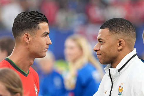 Cristiano Ronaldo face to face with Mbappe