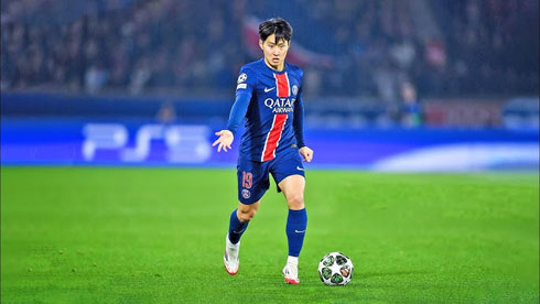 Lee Kang-In playing for PSG