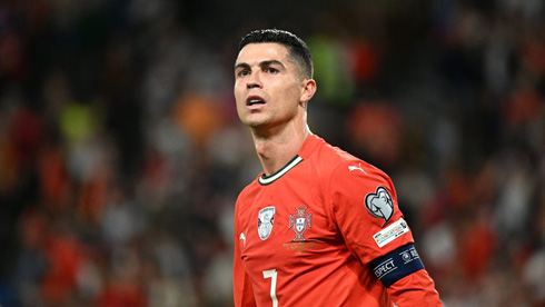 Cristiano Ronaldo Portugal red shirt