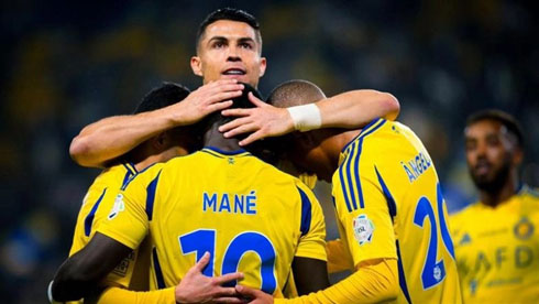 Cristiano Ronaldo uniting Al Nassr players