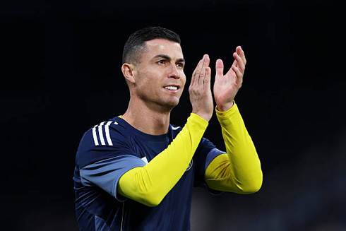 Cristiano Ronaldo applauding and thanking fans