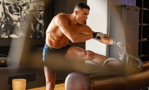 Cristiano Ronaldo stretching exercise
