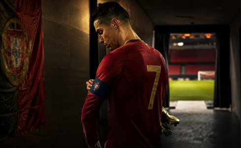 Cristiano Ronaldo getting ready to enter the pitch