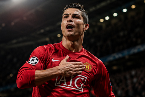 Cristiano Ronaldo chest tapping Man United shirt