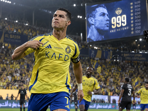 Cristiano Ronaldo near the 1000 goals mark