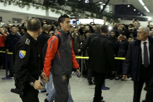 Cristiano Ronaldo in a hostile welcoming at Saravejo, with Bosnian fans provoking and insulting him