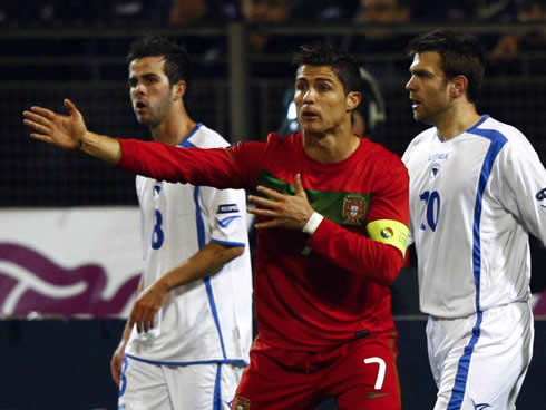 Cristiano Ronaldo making a gesture to a teammate