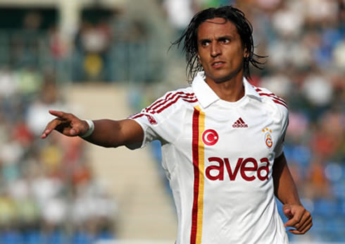 Fernando Meira playing in Galatasaray, Turkey