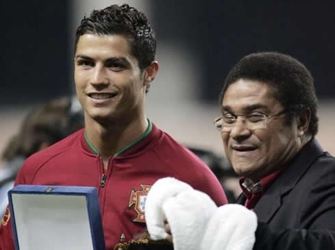 Cristiano Ronaldo with Eusébio in the Portuguese National Team