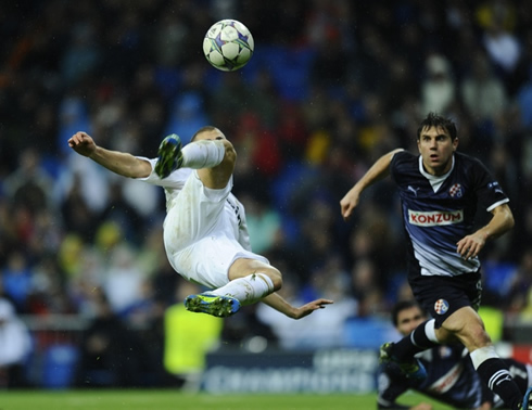 Benzema overhead kick/bicycle kick against Dinamo Zagreb, in the UEFA Champions League 2011/12