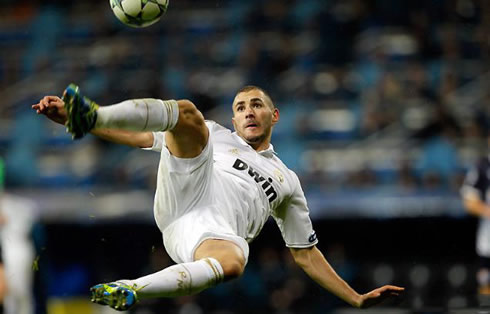 Karim Benzema great strike in Real Madrid, in the UEFA Champions League 2011-2012