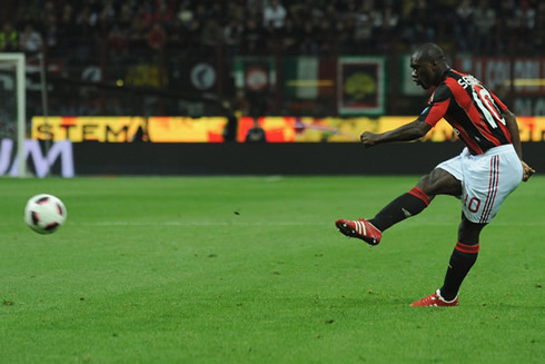 Seedoft taking a free-kick in AC Milan, in the Serie A 2011/12 season