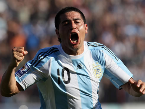 Riquelme goal celebration in Argentina