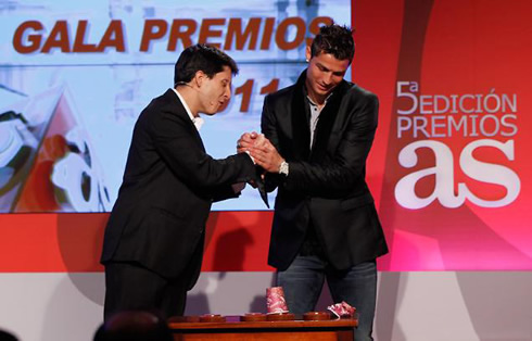Cristiano Ronaldo and the magician Jorge Luengo