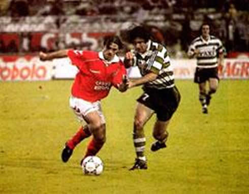 João Vieira Pinto and Luís Figo in Benfica vs Sporting, in 1993
