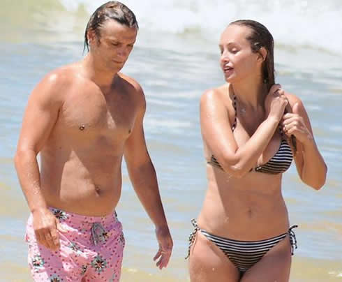 João Vieira Pinto and his wife, Marisa Cruz in swimsuit
