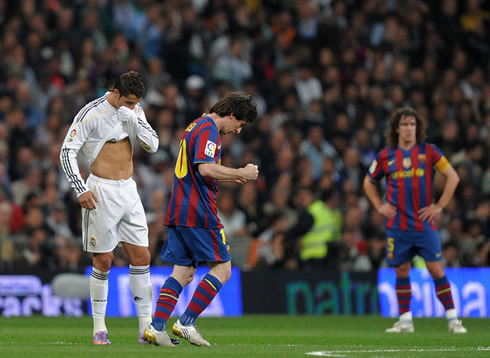 Cristiano Ronaldo crying while Messi celebrates his goal in Barcelona vs Real Madrid