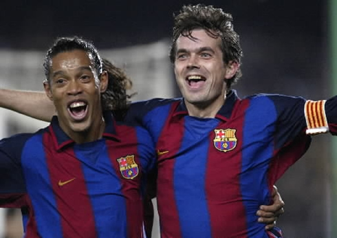 Philip Cocu and Ronaldinho in Barcelona