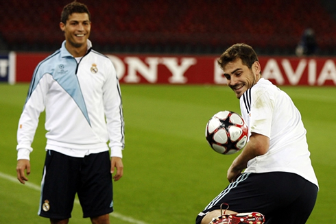 Cristiano Ronaldo and Iker Casillas juggling in a Real Madrid practice session