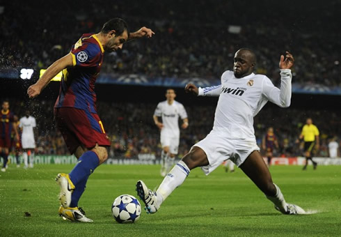 Lass Diarra aggressive tackle/challenge on Javier Mascherano, in Real Madrid vs Barcelona for the UEFA Champions League