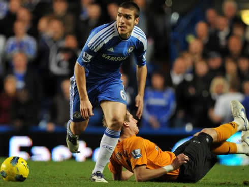 Oriol Romeu playing for Chelsea