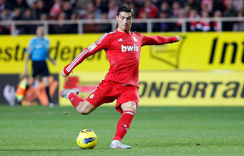 Cristiano Ronaldo long range goal in Real Madrid vs Sevilla