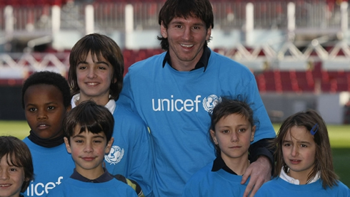 Lionel Messi Unicef photo, with children