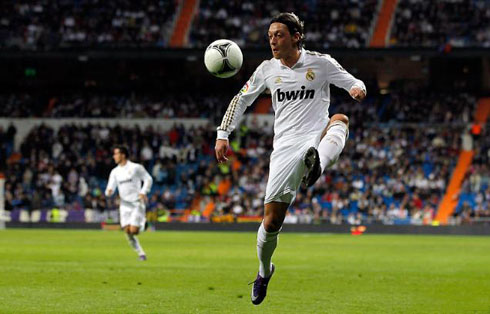 Mesut Ozil world class ball control for Real Madrid 2011-2012