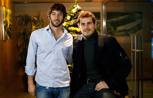 Esteban Granero and the team captain, Iker Casillas, in Real Madrid Christmas event
