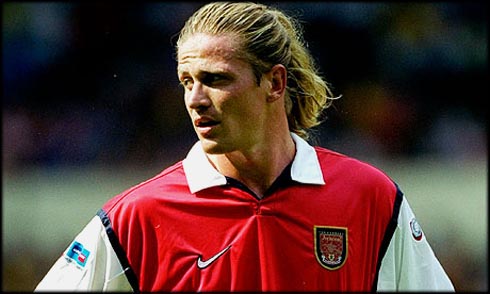 Emmanuel Petit in Arsenal, during his stay in London between 1997 and 2000