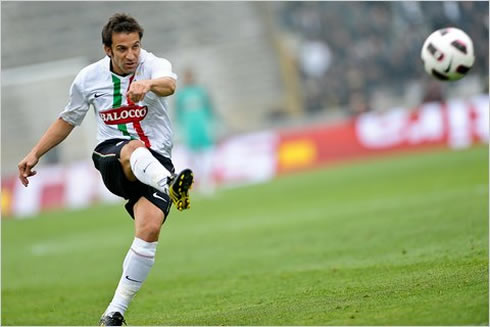 Alessandro del Piero taking a free-kick in a Juventus white shirt/jersey